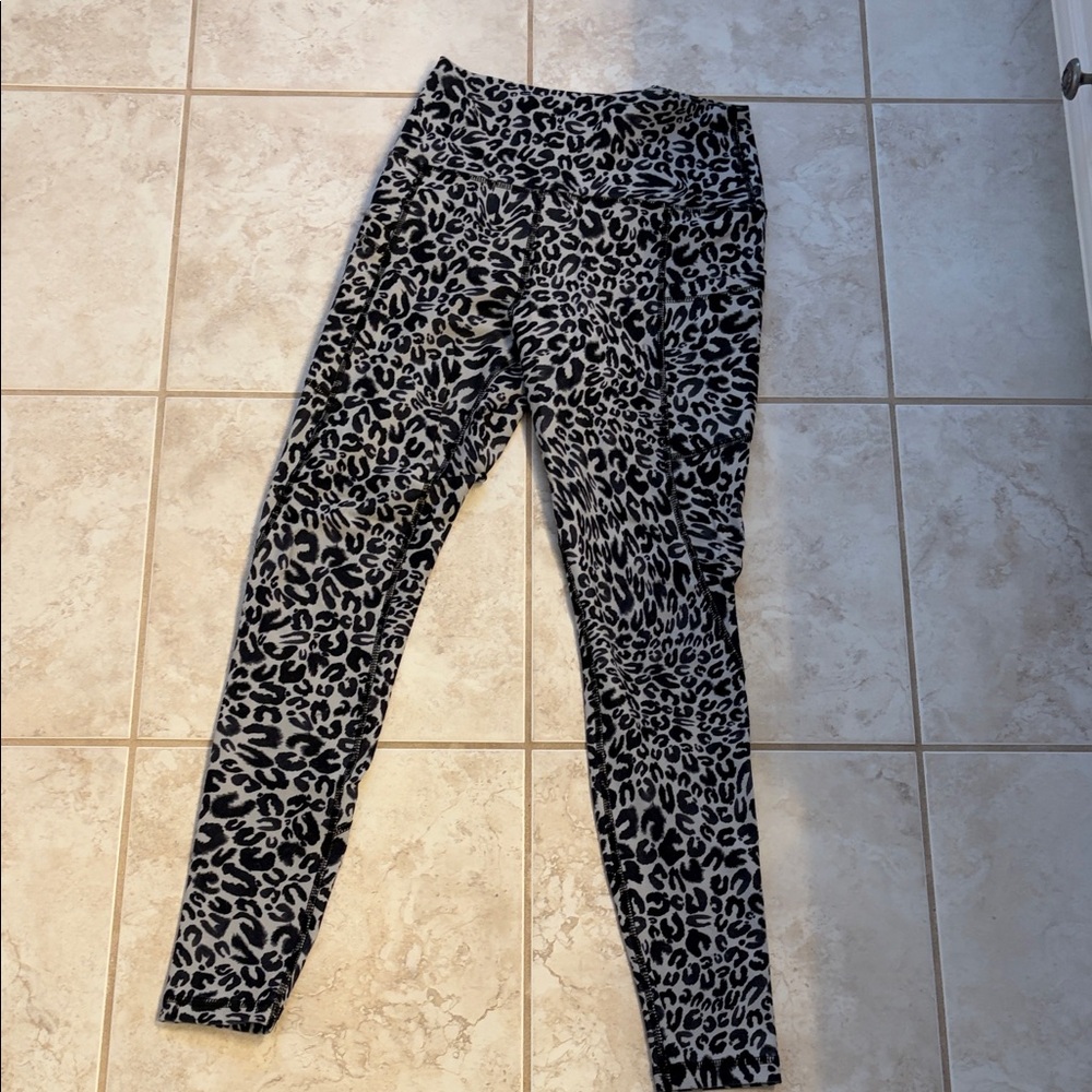 Scorpio Sol Monochrome Animal Print Leggings
